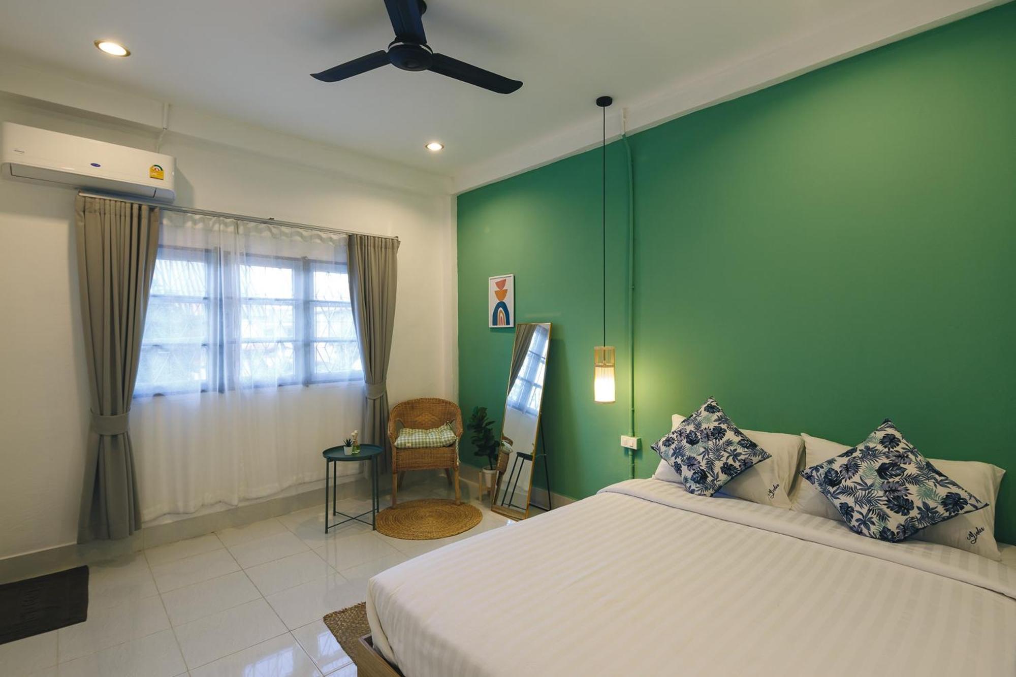 Yindee Travellers Lodge Нан Екстериор снимка