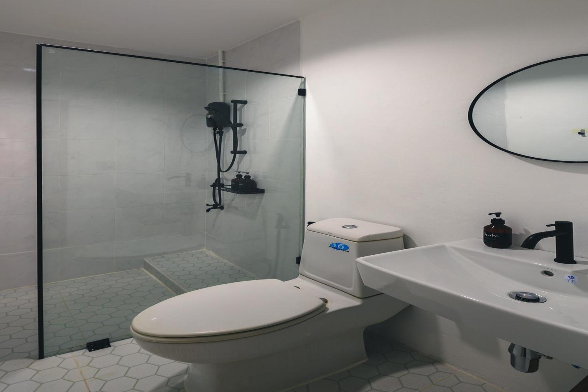 Yindee Travellers Lodge Нан Екстериор снимка