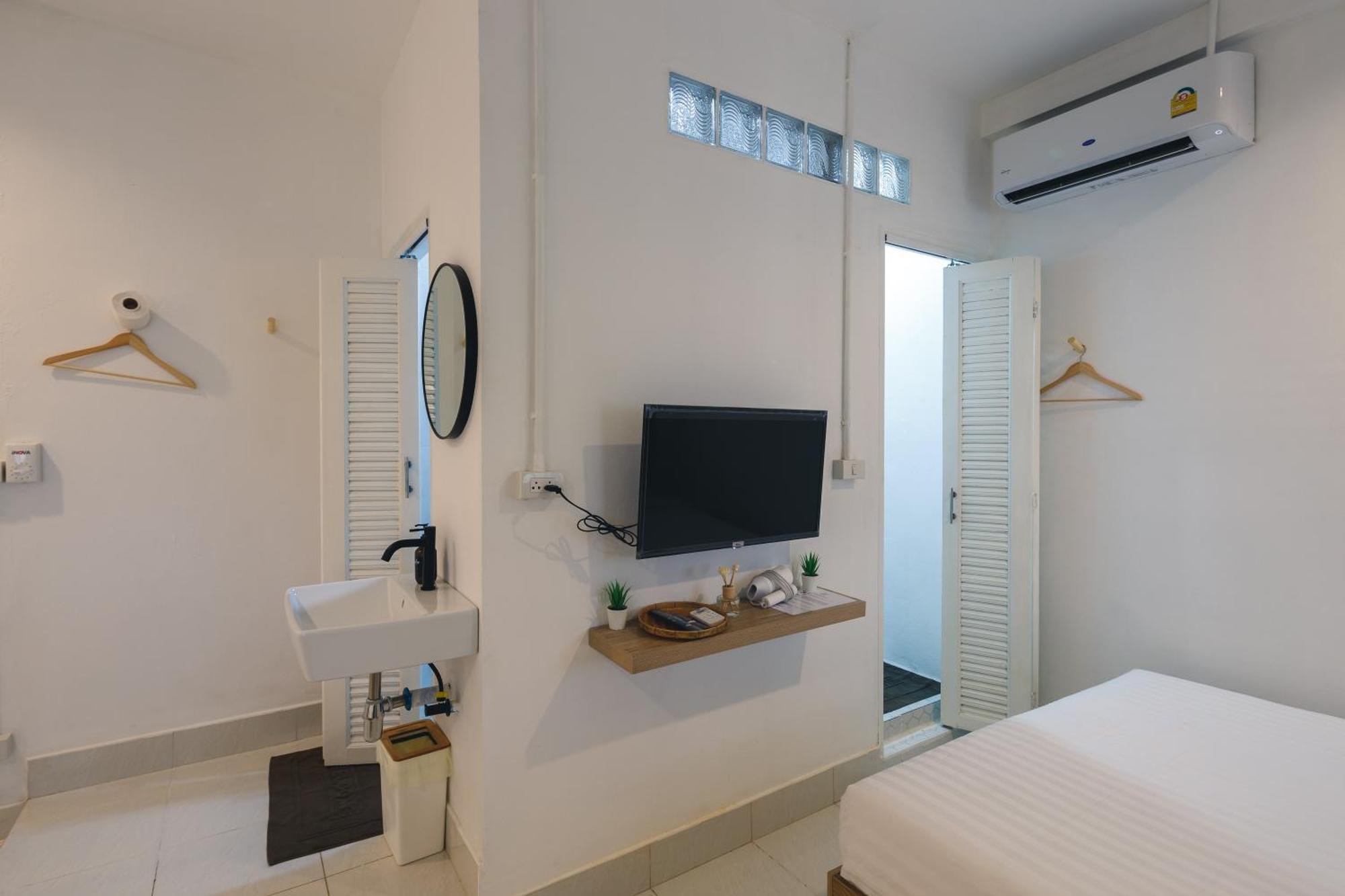 Yindee Travellers Lodge Нан Екстериор снимка