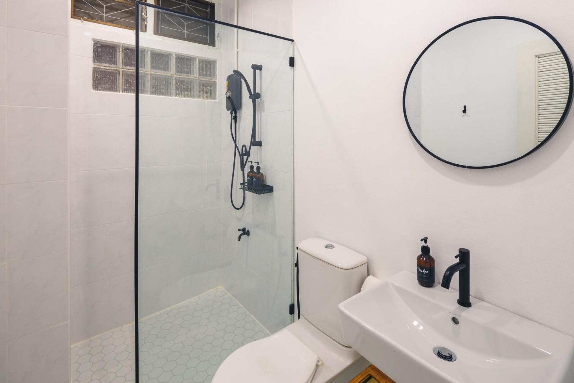 Yindee Travellers Lodge Нан Екстериор снимка