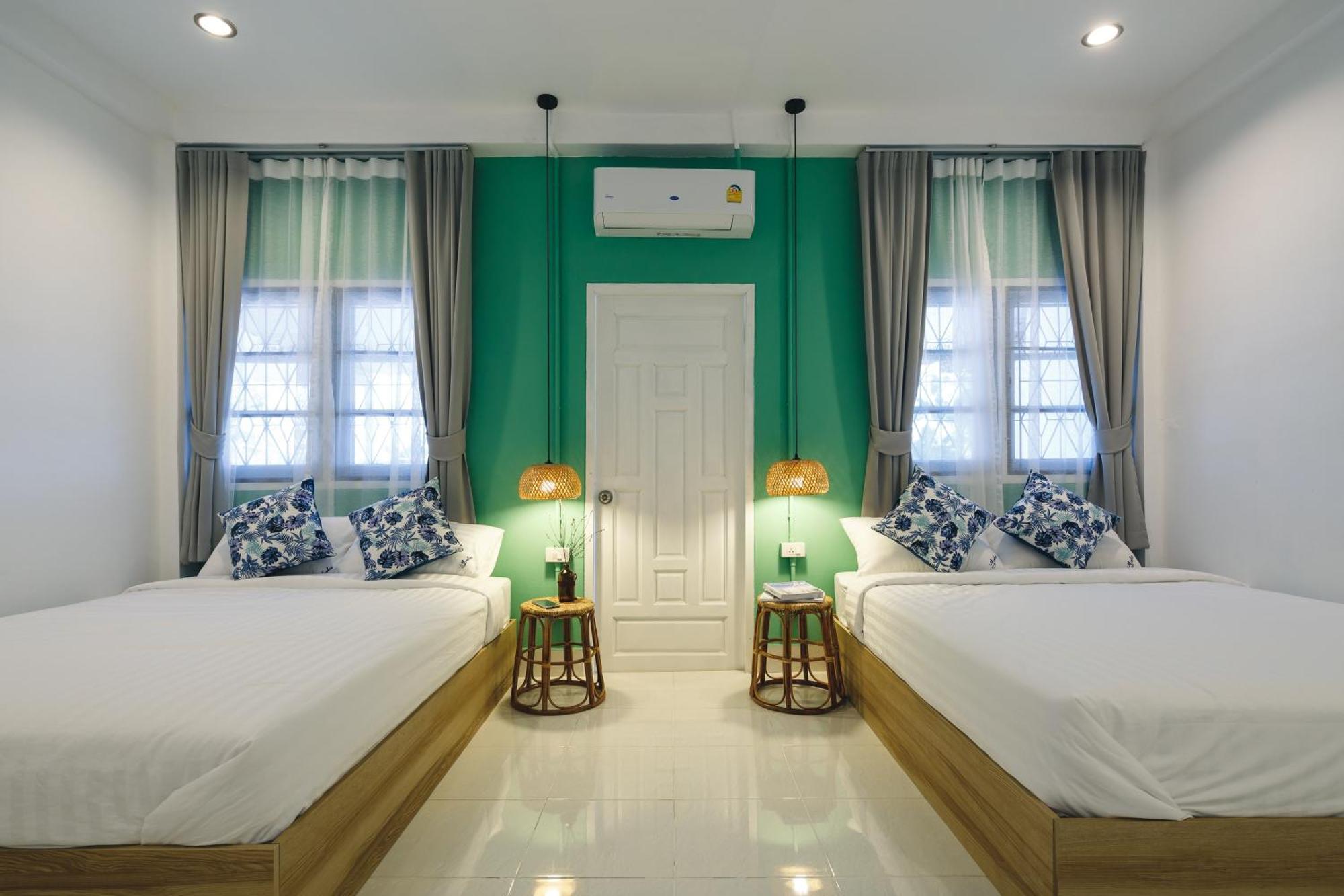 Yindee Travellers Lodge Нан Екстериор снимка