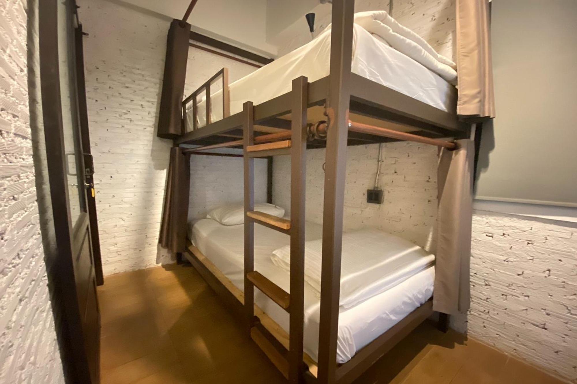 Yindee Travellers Lodge Нан Екстериор снимка