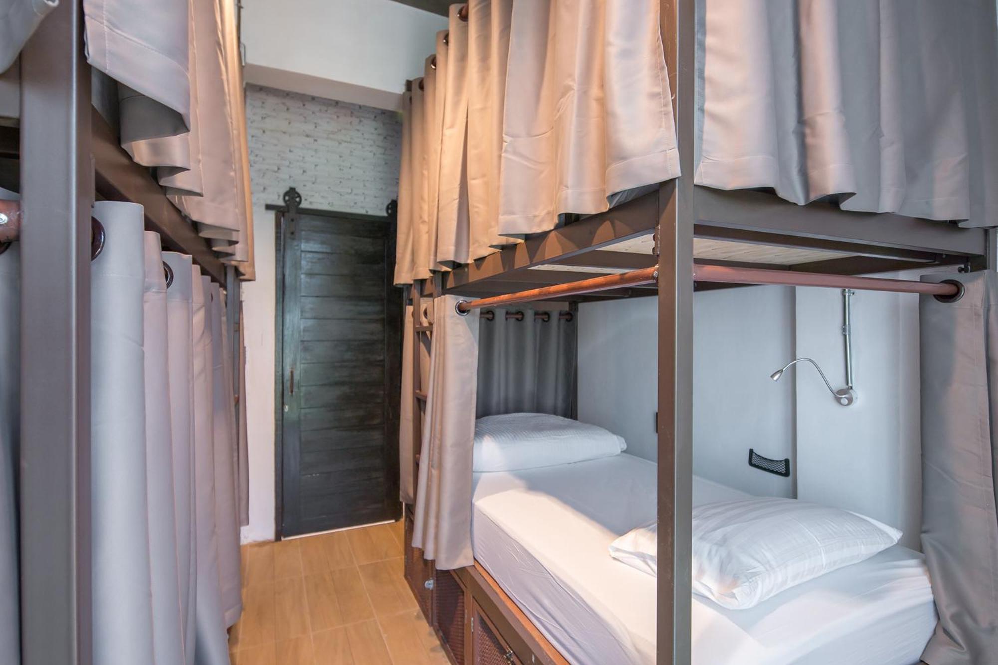 Yindee Travellers Lodge Нан Екстериор снимка