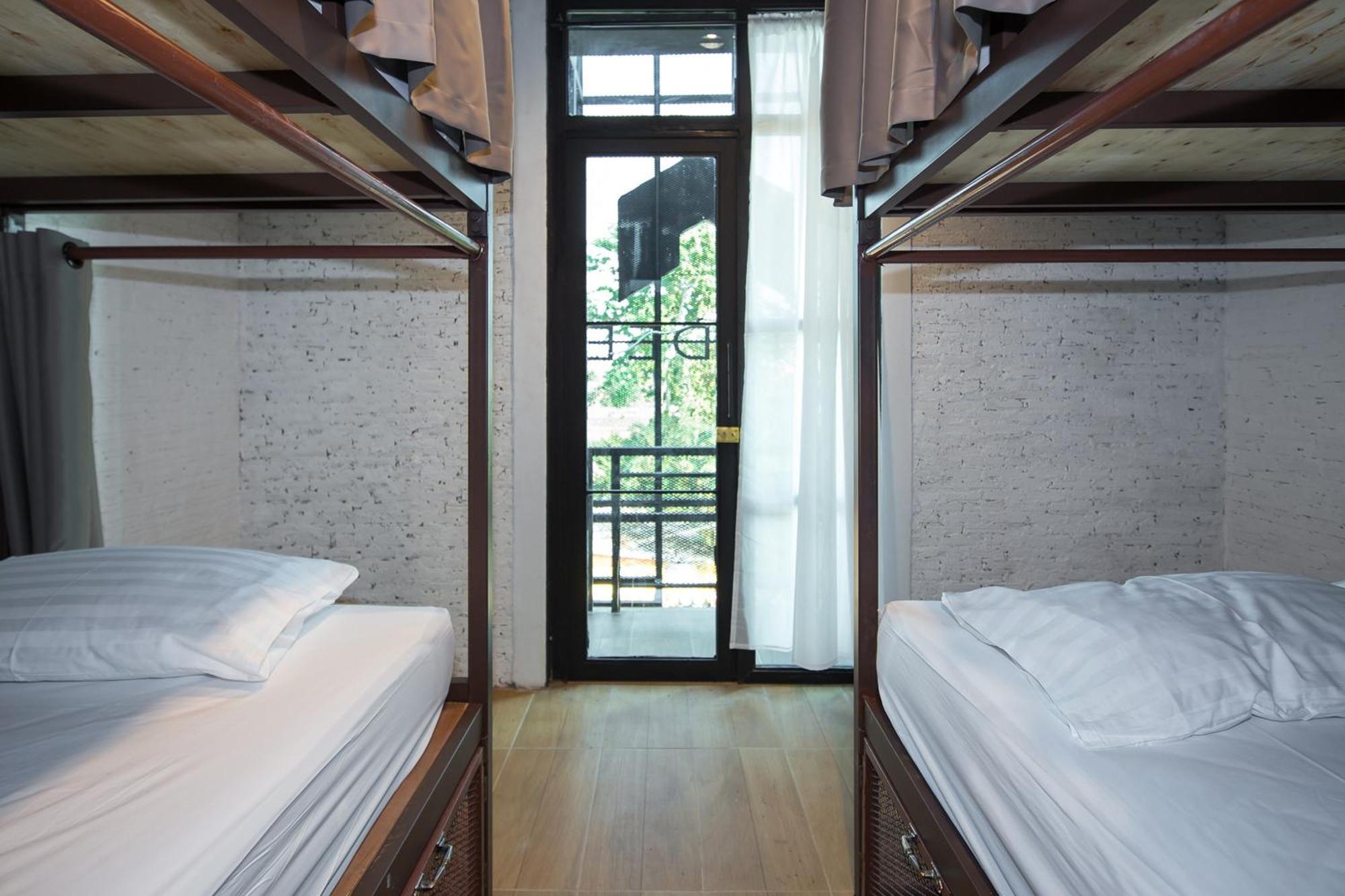 Yindee Travellers Lodge Нан Екстериор снимка