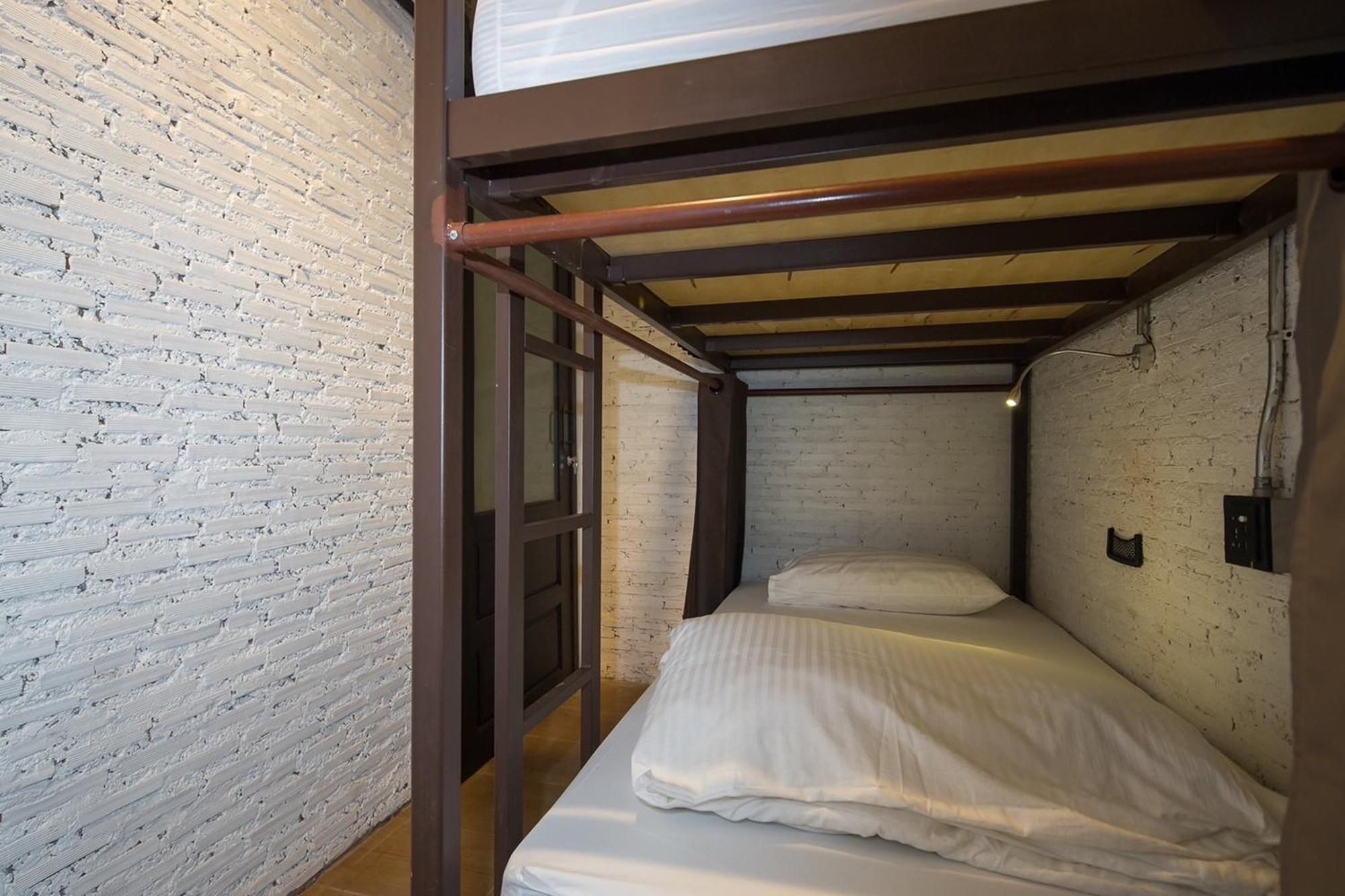 Yindee Travellers Lodge Нан Екстериор снимка