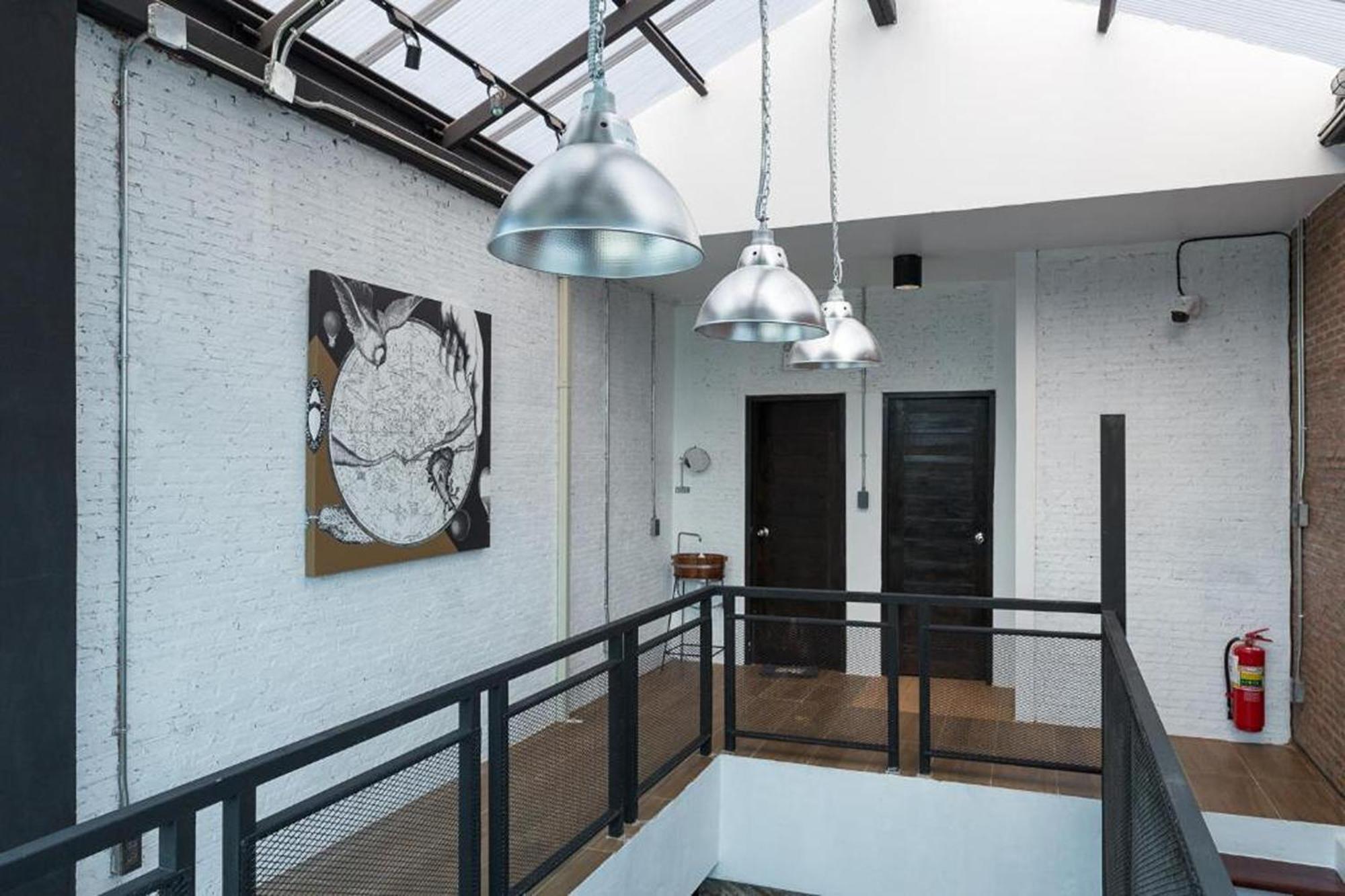 Yindee Travellers Lodge Нан Екстериор снимка